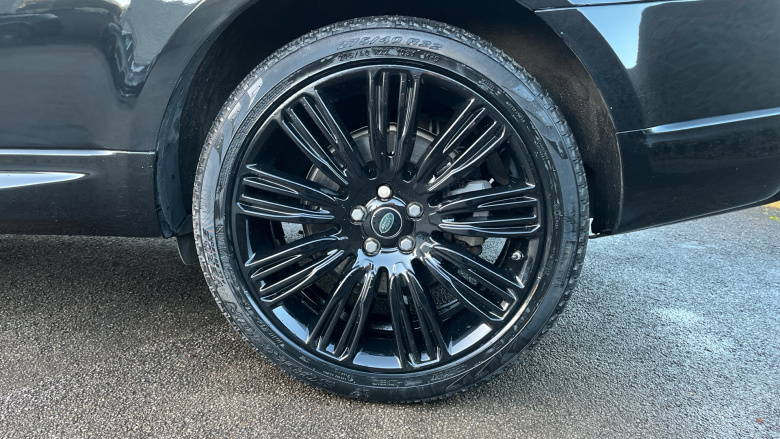 Land Rover Range Rover Sport 3.0 D300 HSE Dynamic Black 5dr Auto Diesel Estate